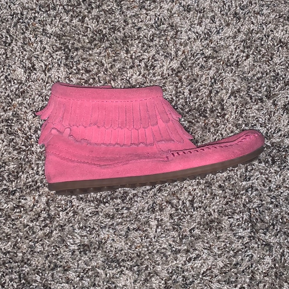 Minnetonka size 13 kids shoes